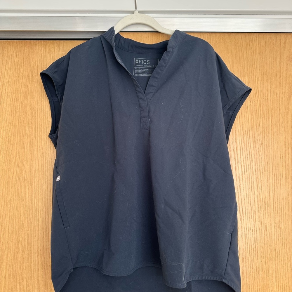 Figs Nighy Sky Rafaela Oversized Scrub Top